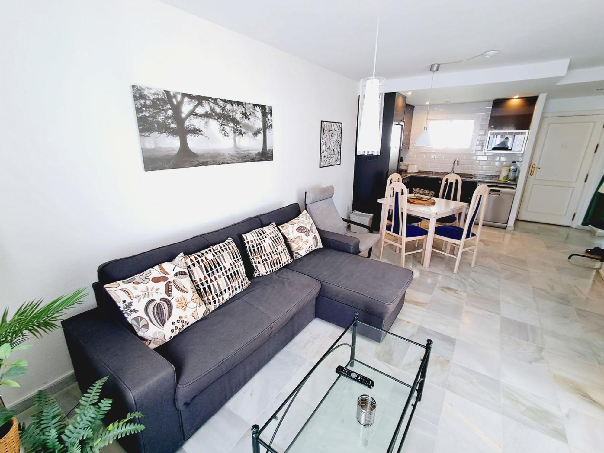 Stylish Just Steps From The * Benalmádena